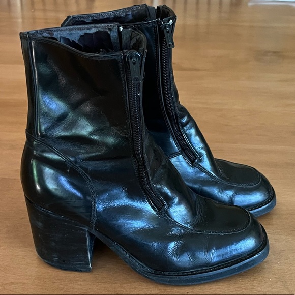 Vintage women’s boots with double-zipper in front and a bit of heel - Picture 3 of 5